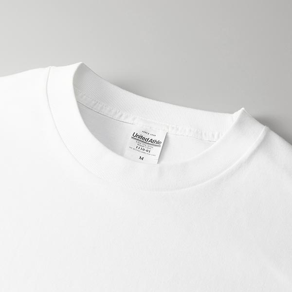 首リブはミニマルなステッチなし仕様