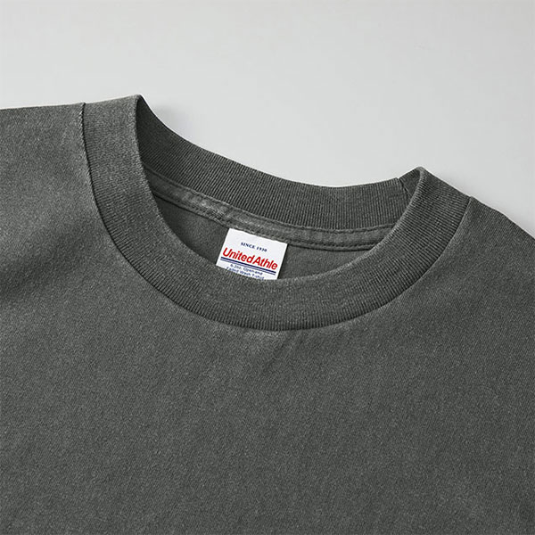 首リブはミニマルなステッチなし仕様