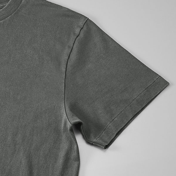 袖口はシングルステッチ始末(天地引き)