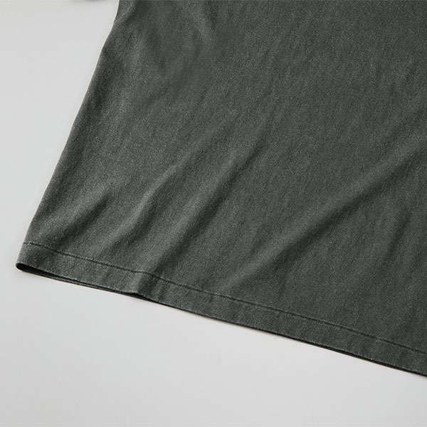 裾口はシングルステッチ始末(天地引き)