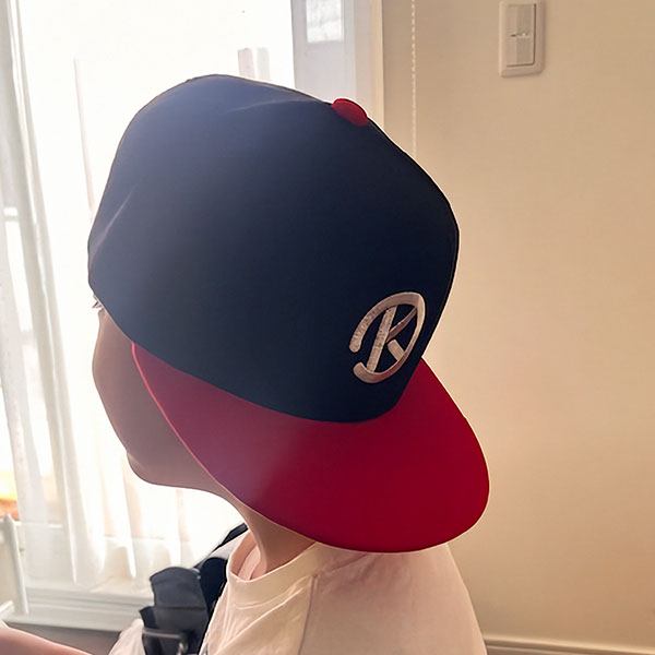 制作事例 2050 ブラック/レッド 刺繍サイズ:W50mm×H50mm 刺繍カラー:シルバー