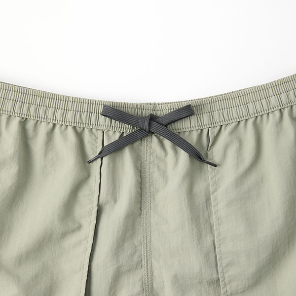 ウエストは平ゴム入り&ドローコード付き